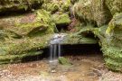 Kleiner Wasserfall im Tal unterhalb der Hohlley